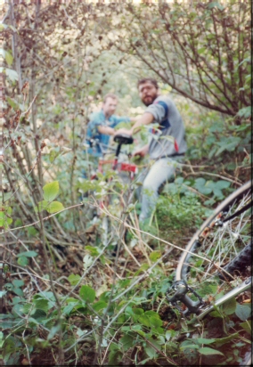 Escursione 01 ottobre 1989 1 Escursione MTB, infilati e bloccati in un sottobosco