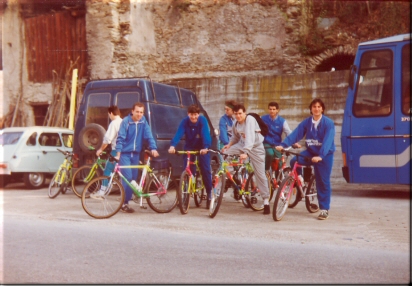 Escursione 10 dicembre 1989 1 Giornata da segnare...
la ditta F.C.P. mette a disposizione un furgone e ha inizio la nostra prima giornata MTB in trasferta