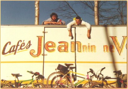 containers "Cafes Jeannon"